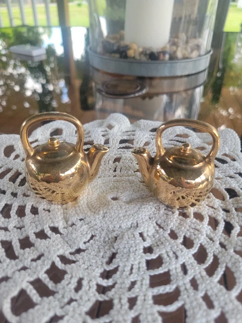 Tea Pot Salt&pepper (Occupied Japan) (Gold Colored)