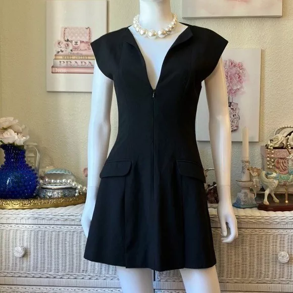 Black halo Size 6 zip front A-line deep split mini dress
