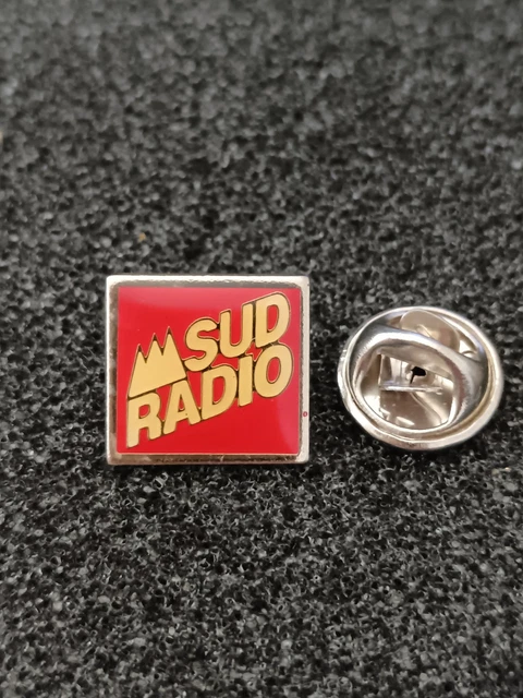 Pin's émaillé Radio Nantes 100 FM - Zamac Signé - Collection Média Vintage