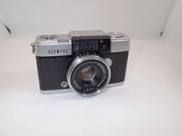 OLYMPUS PEN D Film Camera Silver 32mm f/1.9 - Used