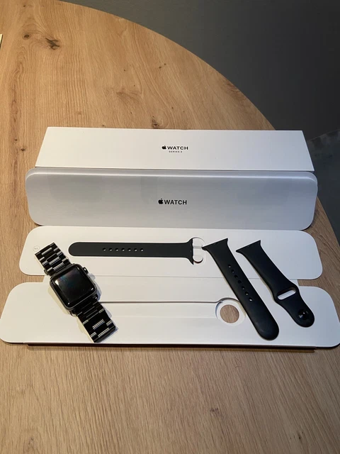 Apple Watch Series 3 38mm Aluminiumgehäuse-Space Grey mit Sportarmband in...