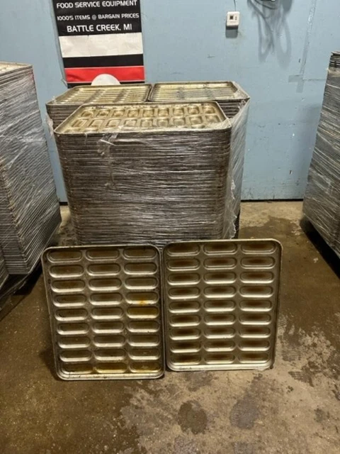 LOT OF 50 HDUTY COMMERCIAL Chicago Metallic HOT DOG BUN Pan Makes (27) AMERICOAT