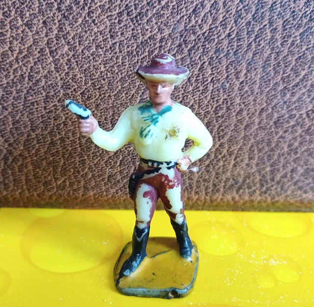 Cow-boy Guilbert No starlux 1/32 ème