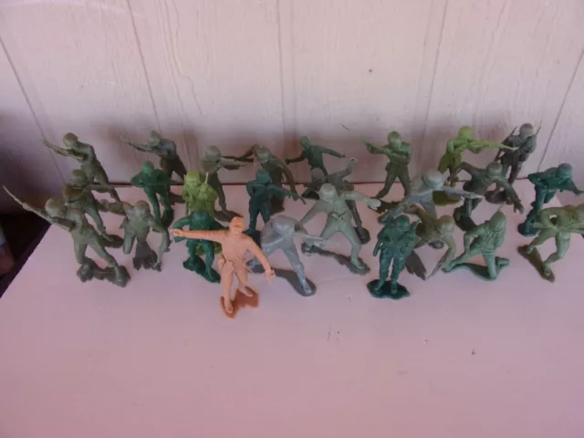 6" Tall Marx Plastic Wwii Armymen-26 Figures