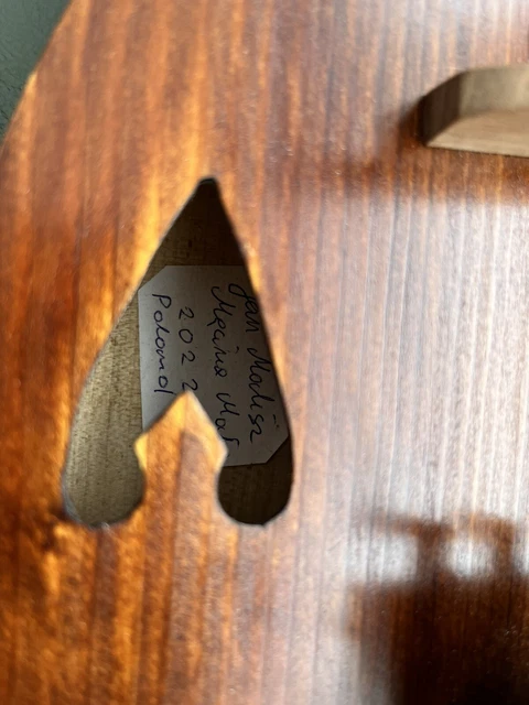 Nyckelharpa (instrument à cordes suédois) 2