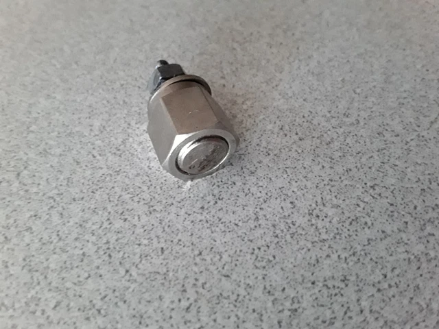 Sansui 9090db Rear Panel Ground lug