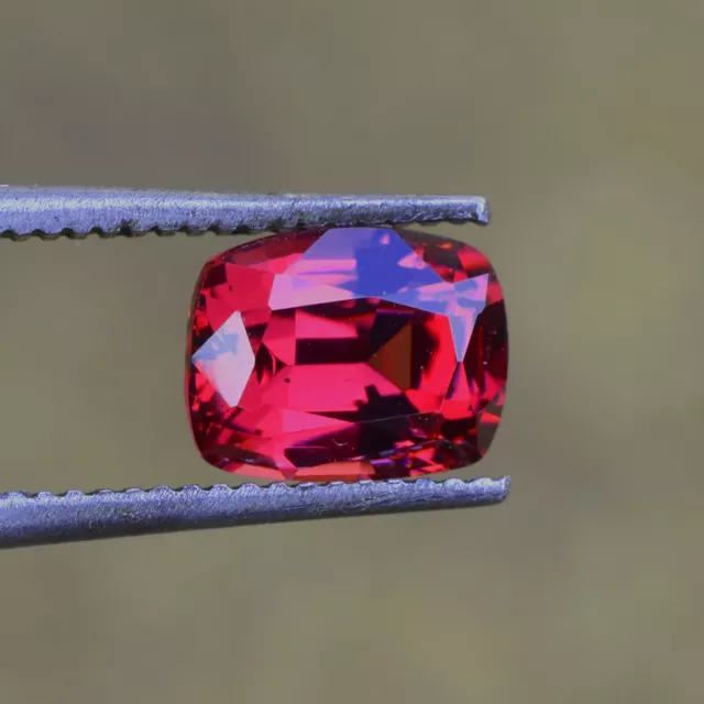 1.68 Ct Pinkish Red Rhodolite Garnet Natural Untreated VVS Clarity Sri Lanka 3
