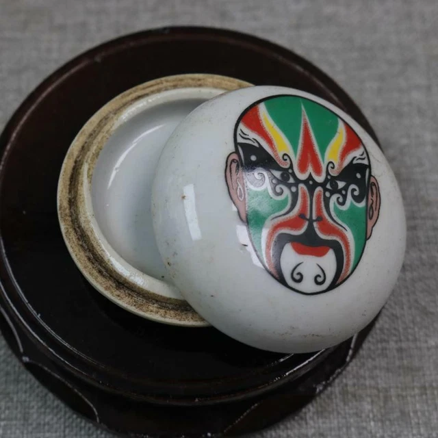 Chinese Famille Rose Porcelain Peking Opera Pattern Ink Pad Box Rouge Box 2.4"