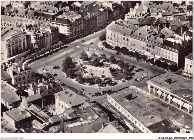 AIHP2-64-0235 - PAU - la place clémenceau avec à droite en bas - le palais d