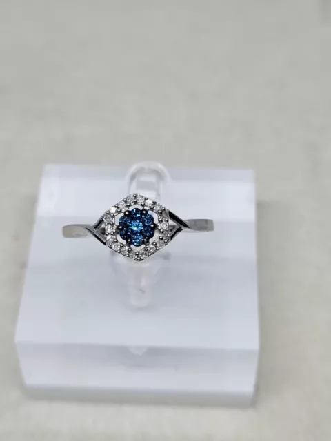 9ct Gold Blue & White Diamond Cluster Ring (1.63g) ring size Q