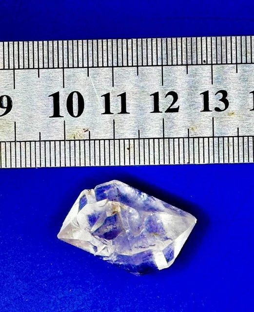 Offrir un bijou en pierres semi-précieuses, le meilleur compromis qui