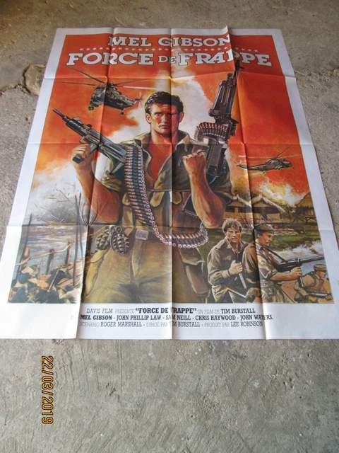 AFFICHE DE CINÉMA 160 x 120 cm - UN MATIN ROUGE - ANNÉE 1982 EUR 20,00 - FR