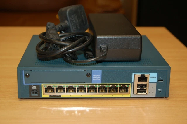 Cisco ASA5505 SEC BUN K9 5505 Pare Feu Sécurité Plus Licence + Unlimited Users e