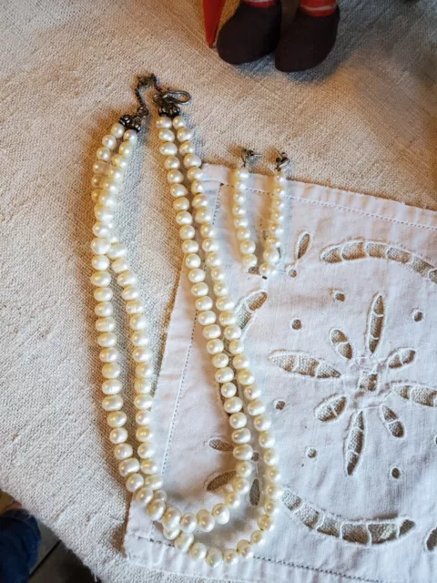 bijoux vintage :  parure de collier et boucle d'oreille perle