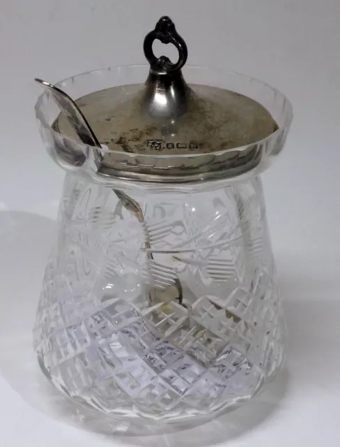 Jarro y cuchara de vidrio cortado de plata sólida vintage.  Hallmarks B'ham 1928