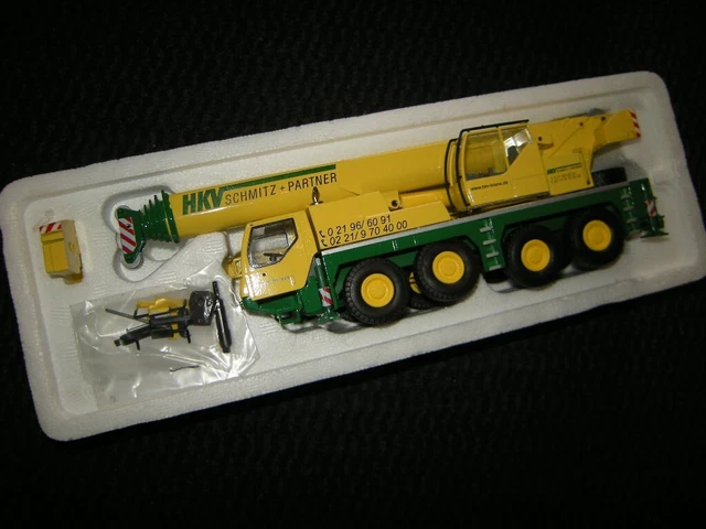 Conrad 1/50 – Grue Liebherr LTM 1070/4 – Version Militaire Kaki – Édition Limitée – Neuf