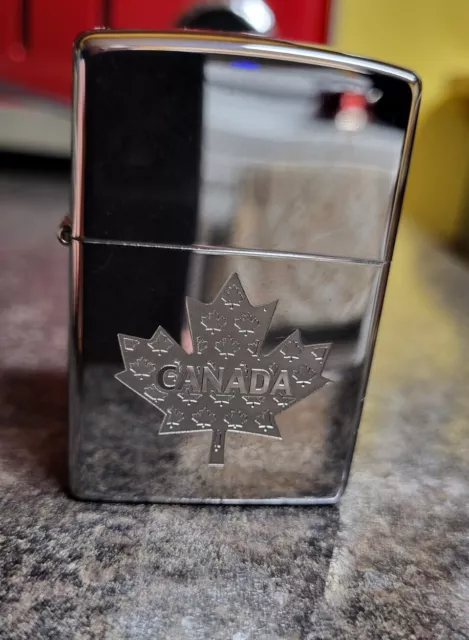 2019 Canada Maple Leaf Zippo Lighter , New Never Used