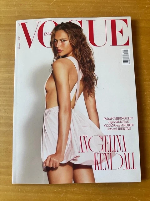 VOGUE ESPANA MAGAZINE Spain February 2023 Issue Irina Shayk