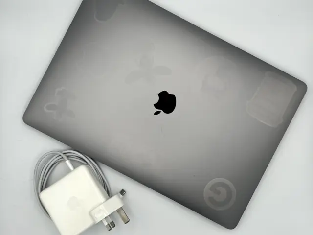 Apple A1990 MacBook Pro 15" Inch i7 2.6GHz Touch Bar ID 2019 16GB RAM 256GB SSD