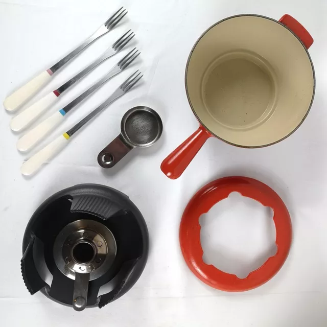 Service à fondue en fonte émaillée rouge cerise avec manche en fonte LE CREUSET 3