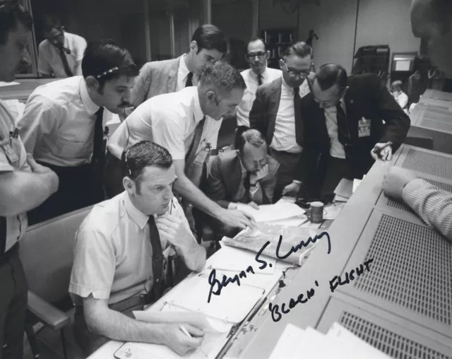 GLYNN LUNNEY APOLLO 11 NASA FLIGHT DIRECTOR SIGNED 10x8 PHOTO  UACC RD AUTOGRAPH