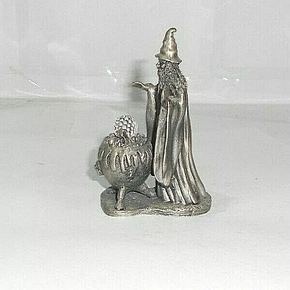 Myth and Magic - CAULDRON OF LIGHT - Tudor Mint - EARLY MOULD FIGURE. 2