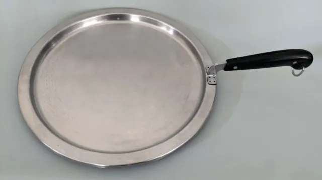 https://www.picclickimg.com/g7AAAOSwCd1hAIX-/Vintage-Revere-Ware-12-Round-Griddle-Copper.webp