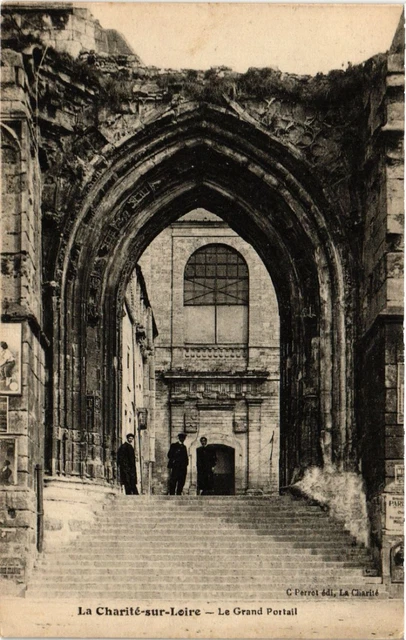 CPA La CHARITÉ-sur-LOIRE - Le Grand Portal (456373)