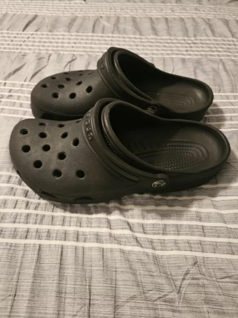 Crocs Classic Clogs Unisex Shoes Ultra Light Black Sandals Mens 8 Womens 10 2