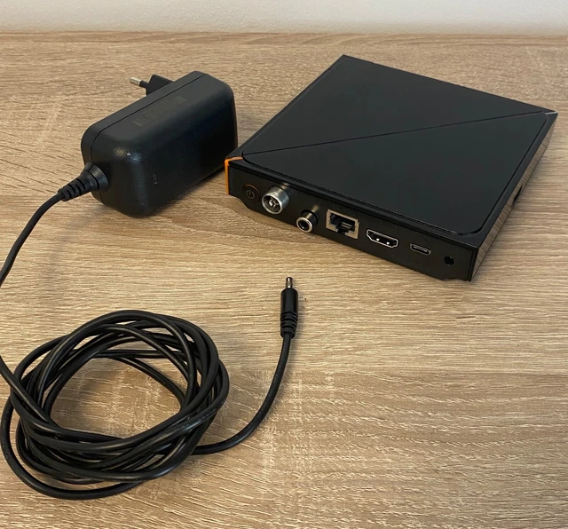 Décodeur TV Orange UHD 4K Modèle DTIW 385 – Original Avec Chargeur, Occasion France