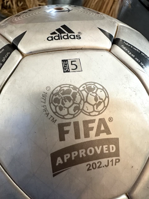 Porte-clés Officiel UEFA Euro 2004 Portugal – Neuf Sous Blister