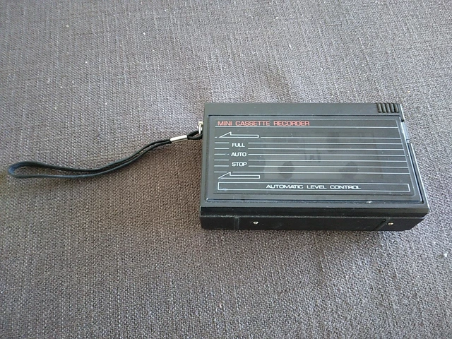 ANCIEN LECTEUR CASSETTE Bevox FONCTIONNEL sur pile K7 audio player
