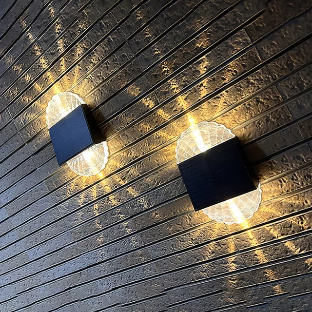 Solar -LED -Outdoor -Licht Acrylschale Solar RGB Wandleuchte Gartendekoration F1