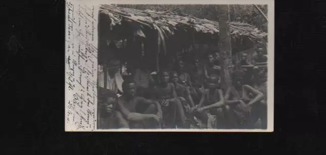 (n9624)   Foto-Ansichtskarte Kamerun deutsche und Kameruner in Hütte von Bu