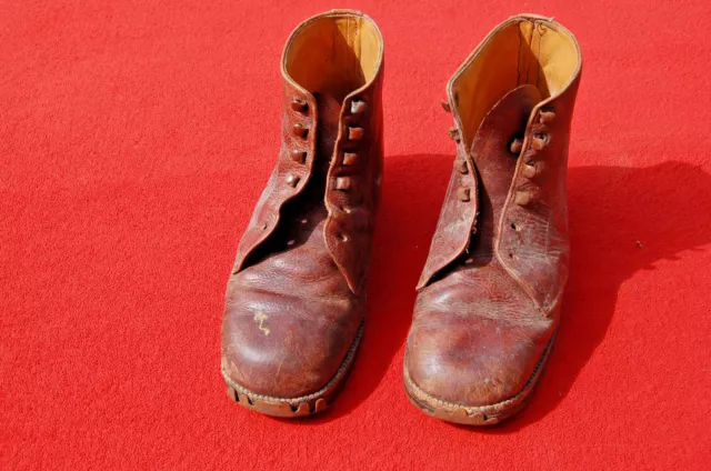 Ancienne chaussure en cuir pointure 37