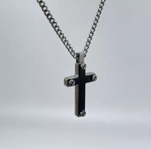 Collana uomo a croce nera fine firmata Sagapo particolare catena grumetta piatta 2