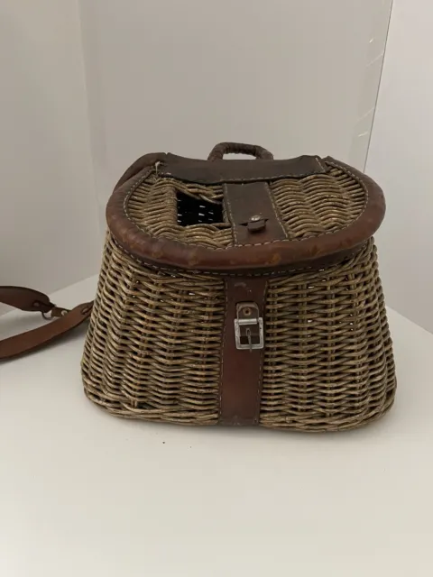Vintage Wicker and Leather Fishing Creel Basket w/ Ruler BRITISH