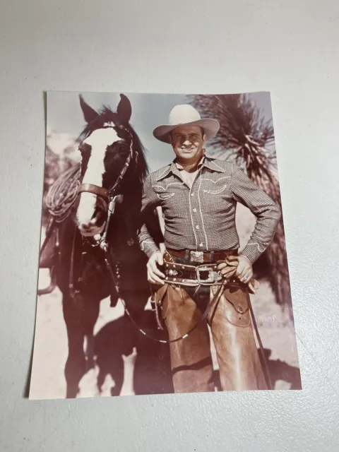 GENE AUTRY ACTOR AND SINGING COWBOY - 8X10 PUBLICITY PHOTO Color Glossy