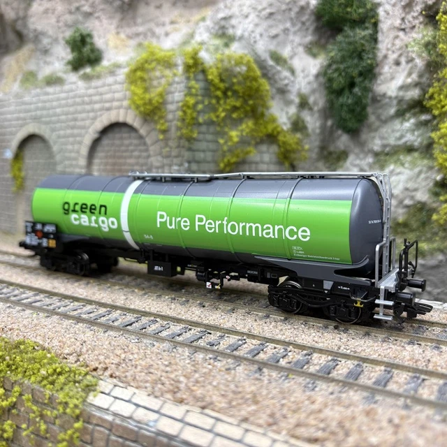 COFFRET 2 WAGONS CITERNE TRANSPORT DE LIQUIDES ALIMENTAIRES SGTL