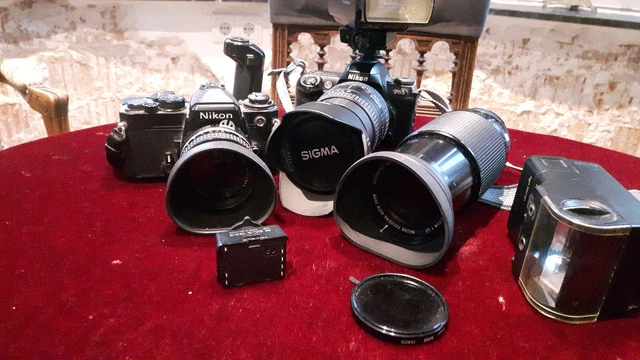 Nikon Kamera  Fotoausrüstung Fotoapparat Nikon Konvolut mit Fototsche Blitzlicht