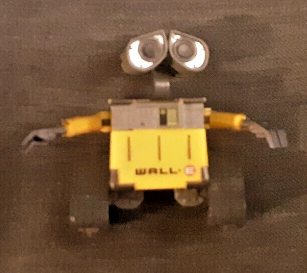 DISNEY PIXAR WALL-E Figure Thinkway Toys Made In China Approx 2 1/2 ...