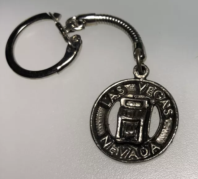 Las Vegas Nevada Slot Machine Gaming Gambling Prize Charm Vintage Keychain