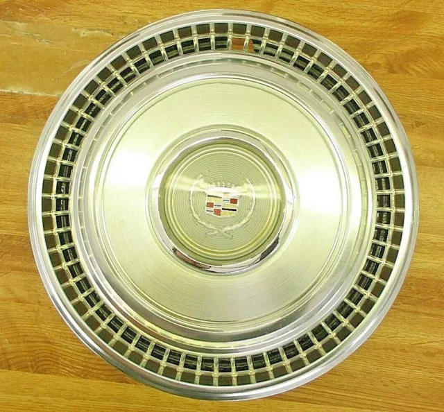 1983-85 Cadillac Eldorado & Seville Hub Cap With Silver Center Emblem Lot  A