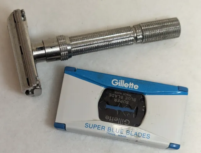 Very nice 1966 GILLETTE SLIM ADJUSTABLE Double Edged Razor Ready for Use