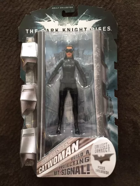 Batman DARK KNIGHT RISES Movie Masters CATWOMAN Goggles Down w/ BAT SIGNAL Piece