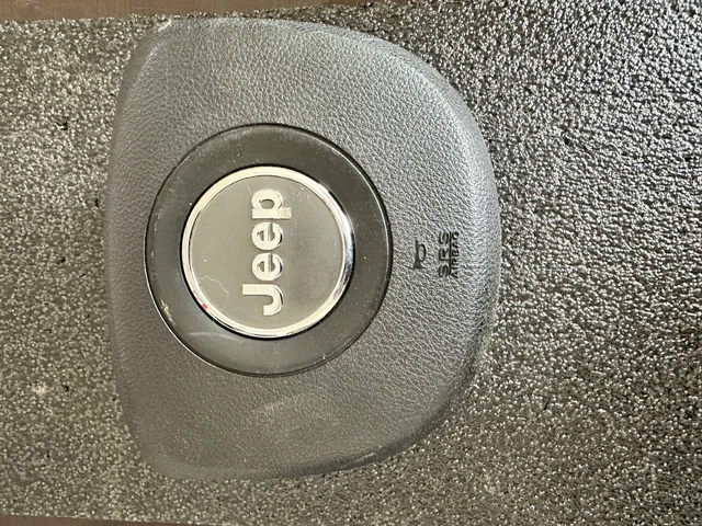 2014-2015 Jeep Grand Cherokee Driver Wheel Airbag Air Bag OEM LKQ