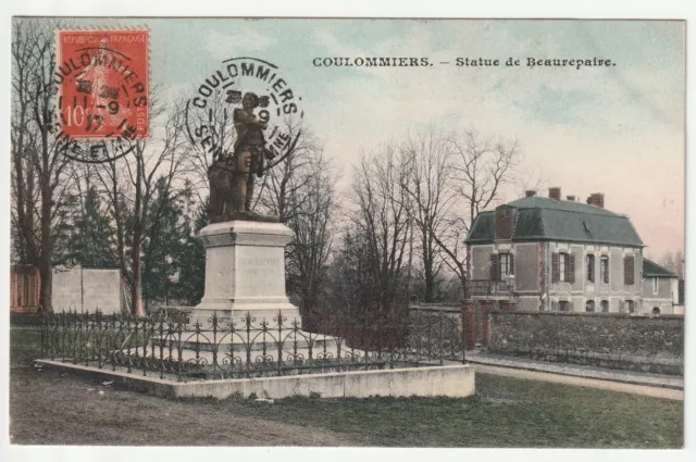 COULOMMIERS - Seine & Marne - CPA 77 - Statue de Beaurepaire et la Gendarmerie