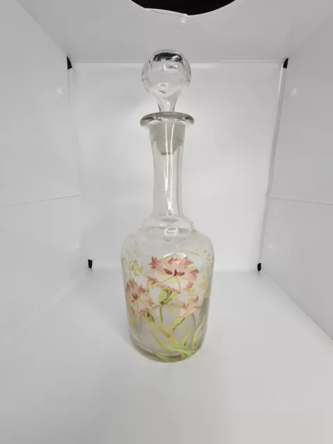Carafe en verre avec décor de fleurs émaillées