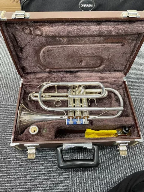 Instrumento Musical Yamaha YCR-3330S Corneta de Plata con Estuche USADO F/S