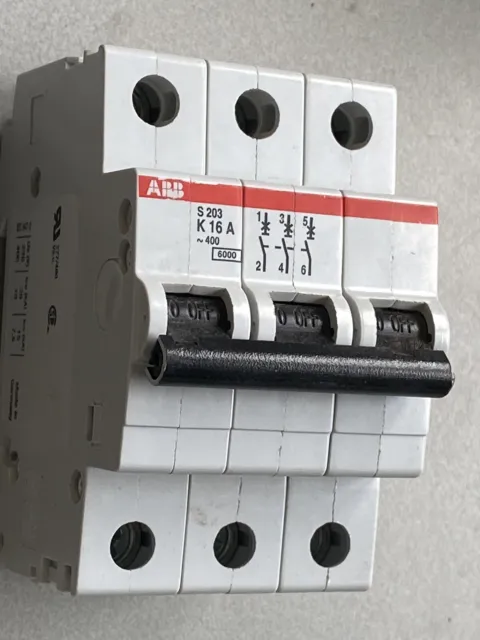 Disyuntor de circuito en miniatura ABB S203-K16 - 3P - K - 16 A